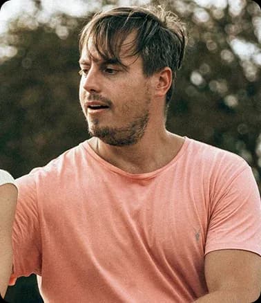 "I love using Everlife for my medical needs. Scheduling appointments is a breeze,and I always receive prompt and effective treatments. Their customer service team is also very responsive and helpful." 